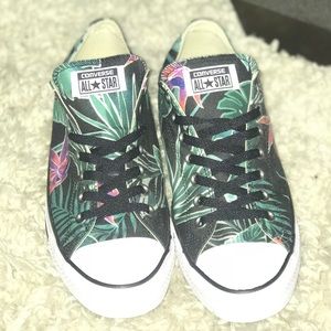 🍍 Tropical Converse